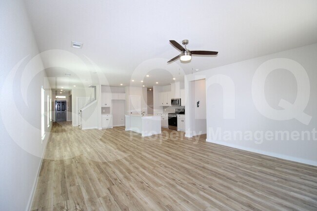 Building Photo - 330 Fire Rock Dr
