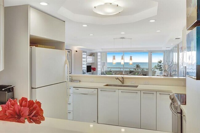 Building Photo - 2000 S Ocean Dr