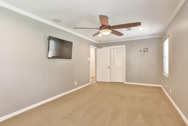 Building Photo - 4614 Maple St