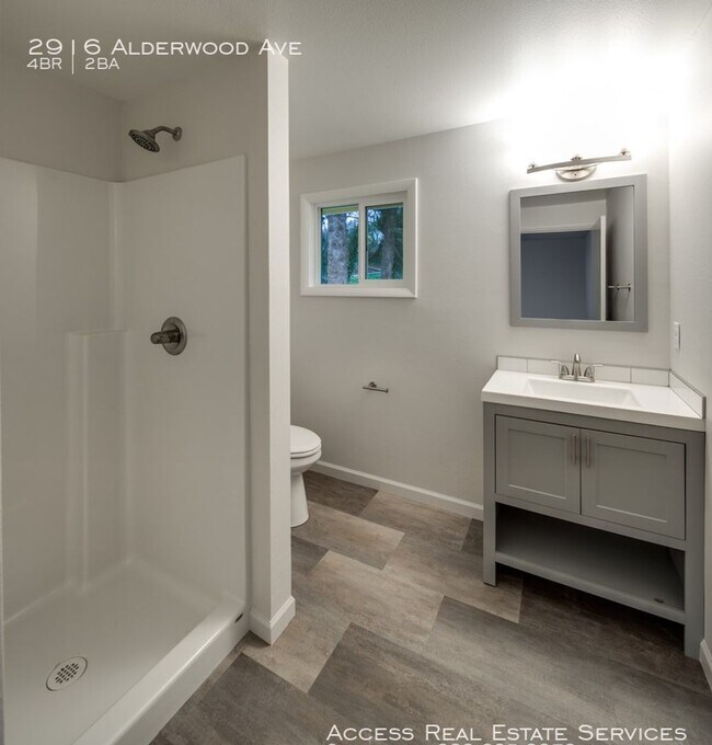 Building Photo - 2916 Alderwood Ave