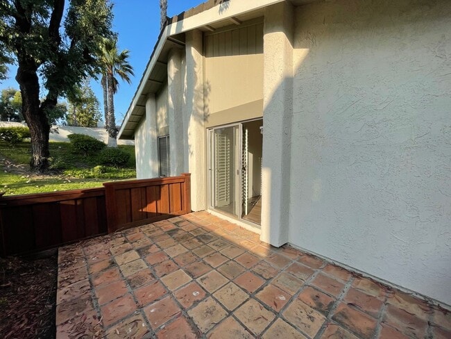 Building Photo - Single Story w/ 2-car in San Clemente