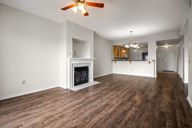 Building Photo - 301 Beacon Ridge Dr