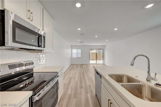 Building Photo - 2124 Abraham Ave