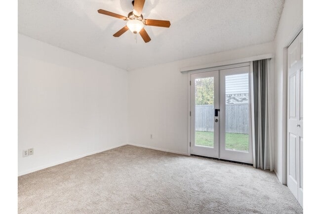 Building Photo - 6501 Topaz Dr