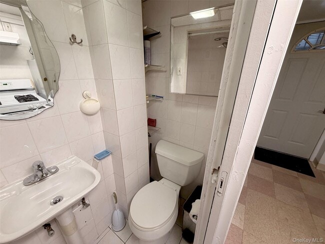 Building Photo - 153-20 77th Rd