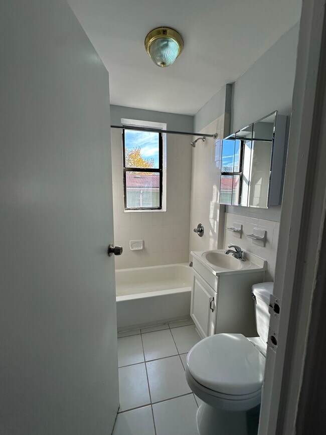 Building Photo - 6412 - Golden Crest 6412 Park Avenue, LLC