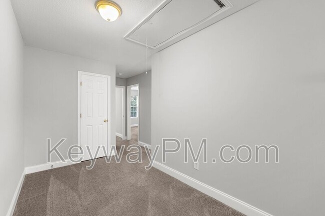 Building Photo - 2054 Reserve Ln