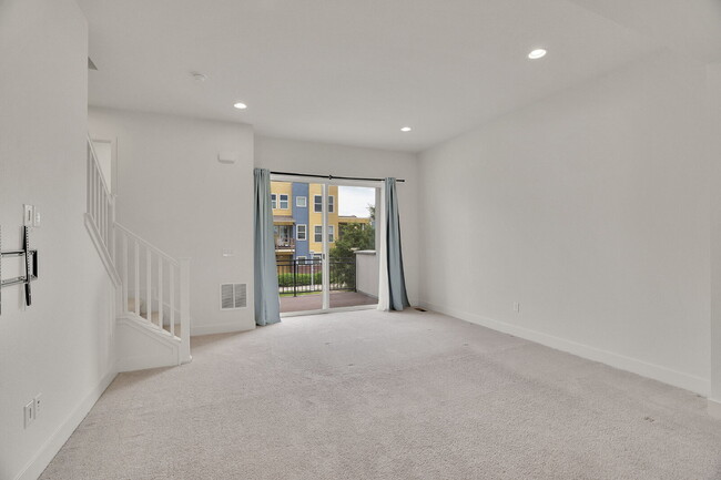 Building Photo - $2,680 - 2 Bed, 2.5 Bath Townhome in Broom...