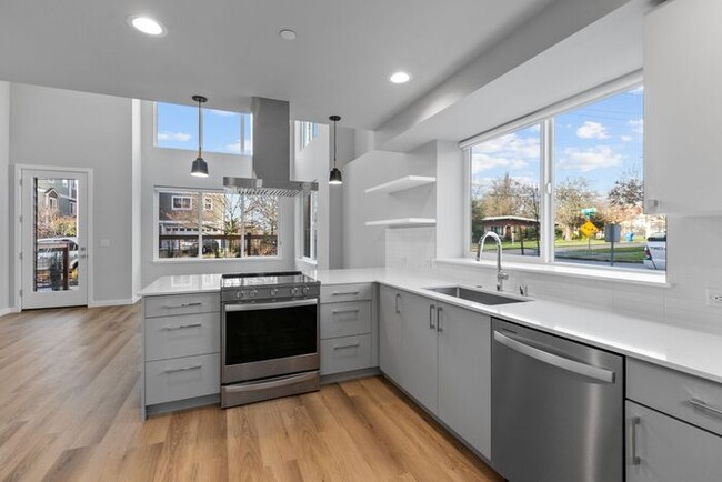 Building Photo - Stunning Brand-New Ballard Townhome with A...