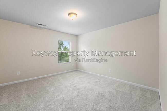 Building Photo - 910 Clover Ct