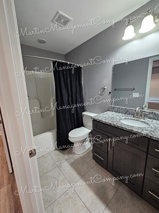 Building Photo - 3005 Aaron Ave