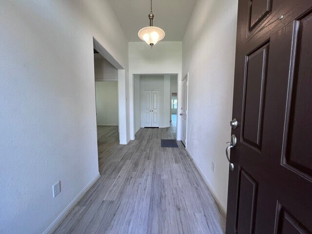 Building Photo - 14147 Little River Dr