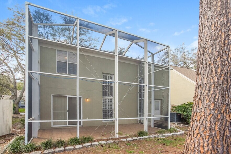 Building Photo - 17703 Parkway Green Ln