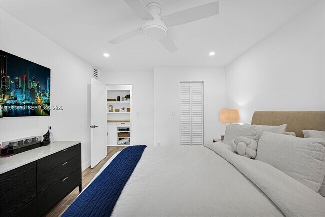 Building Photo - 8609 SW 68th Ct