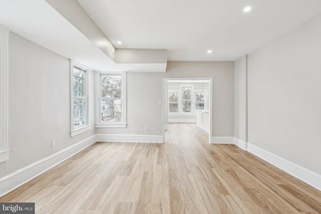 Building Photo - 11 Lexington Ave