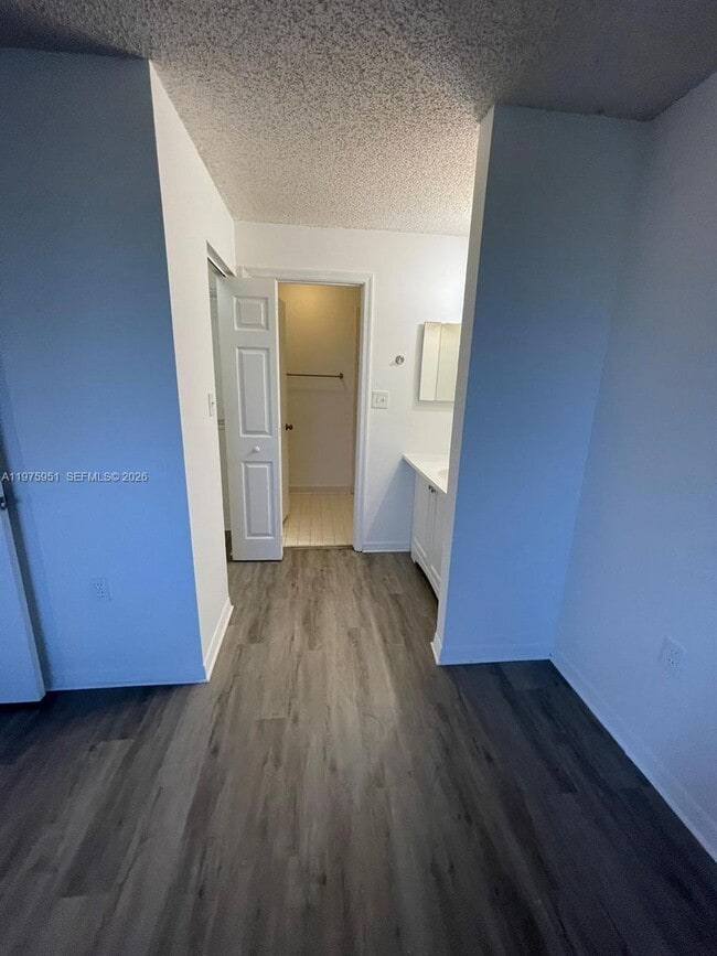 Building Photo - 14208 Glenmoor Dr