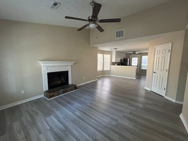 Building Photo - 681 Senoia Rd