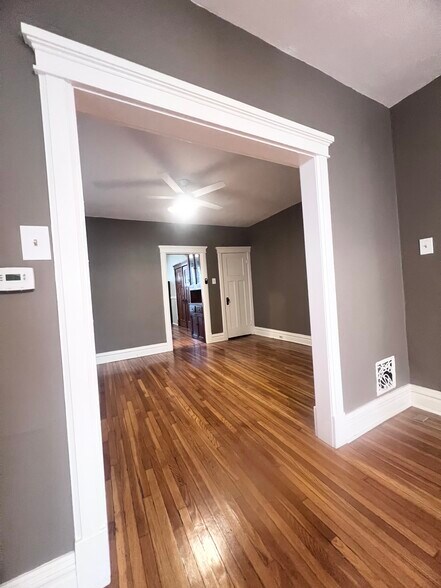 Building Photo - 4221 Botanical Ave