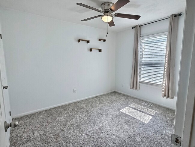 Building Photo - 613 Folkstone Way