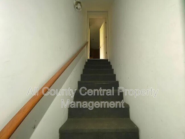 Building Photo - 6257 Canterbury Rd