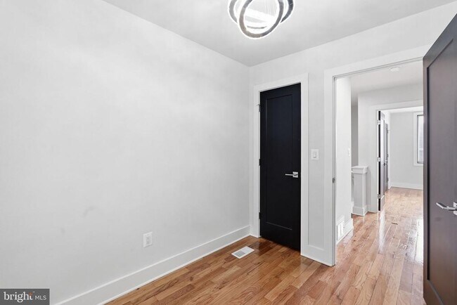 Building Photo - 1204 Trenton Pl SE