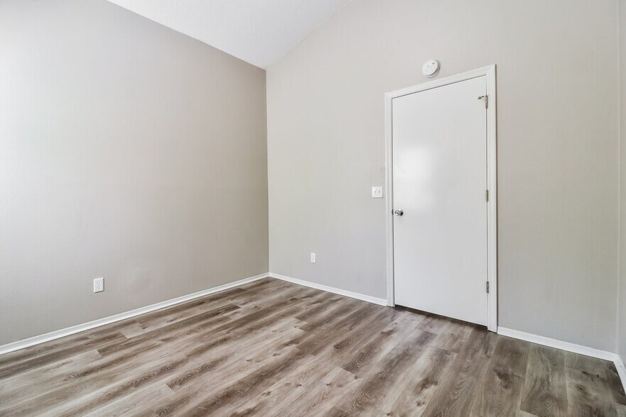 Building Photo - 5109 Corvette Dr