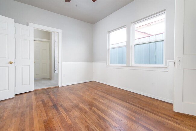 Building Photo - 1008 NW 45th St