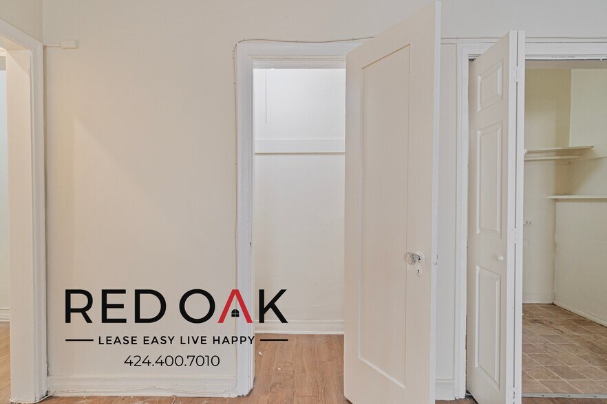 Building Photo - 400 S Kenmore Ave