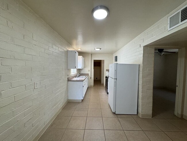 Building Photo - 2 Bedroom in central Tucson