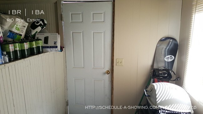 Building Photo - Awesome 1BR with Beautifully Exposed Brick!