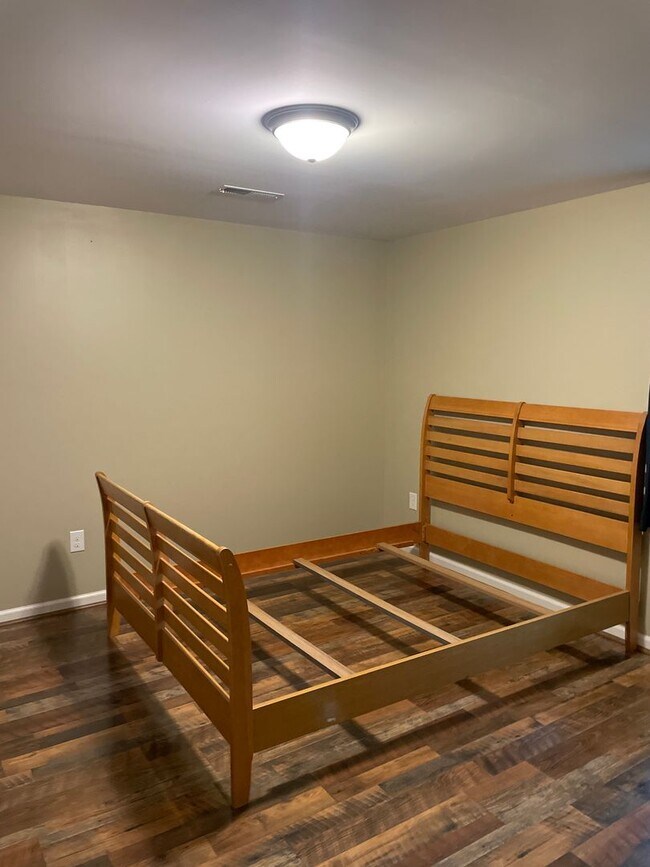 Building Photo - Marble8