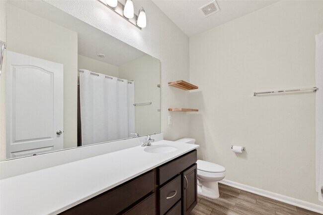Building Photo - 15607 Barton Orchard Ln