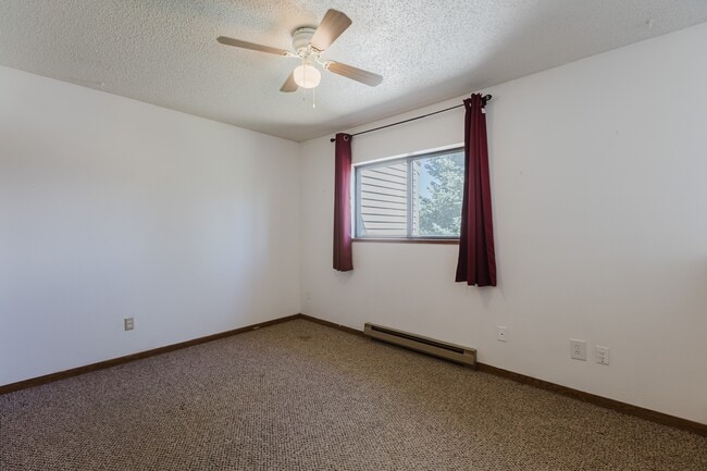 Building Photo - 284 Talisman Dr