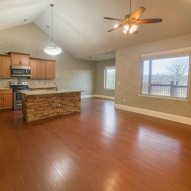 Building Photo - 7453/57 Summerside