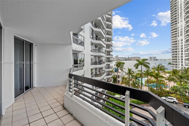 Building Photo - 19195 Mystic Pointe Dr