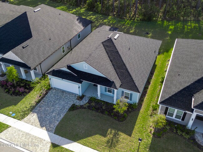 Building Photo - 401 Archstone Wy