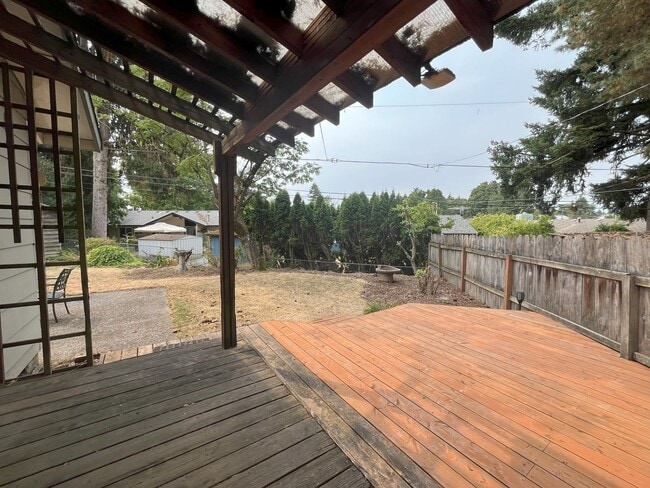 Building Photo - Classic Comfort: 3-Bed, 1.5-Bath Home with Covered Patio & Deck