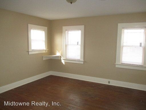 Building Photo - 726 E Washington Blvd