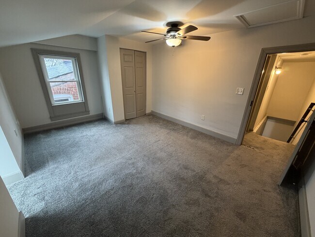 Building Photo - 34 N Lee St