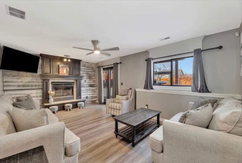 Building Photo - 10106 W Jamesburg St