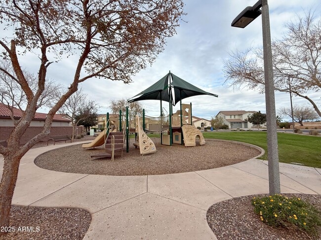 Building Photo - 2472 E Mead Dr