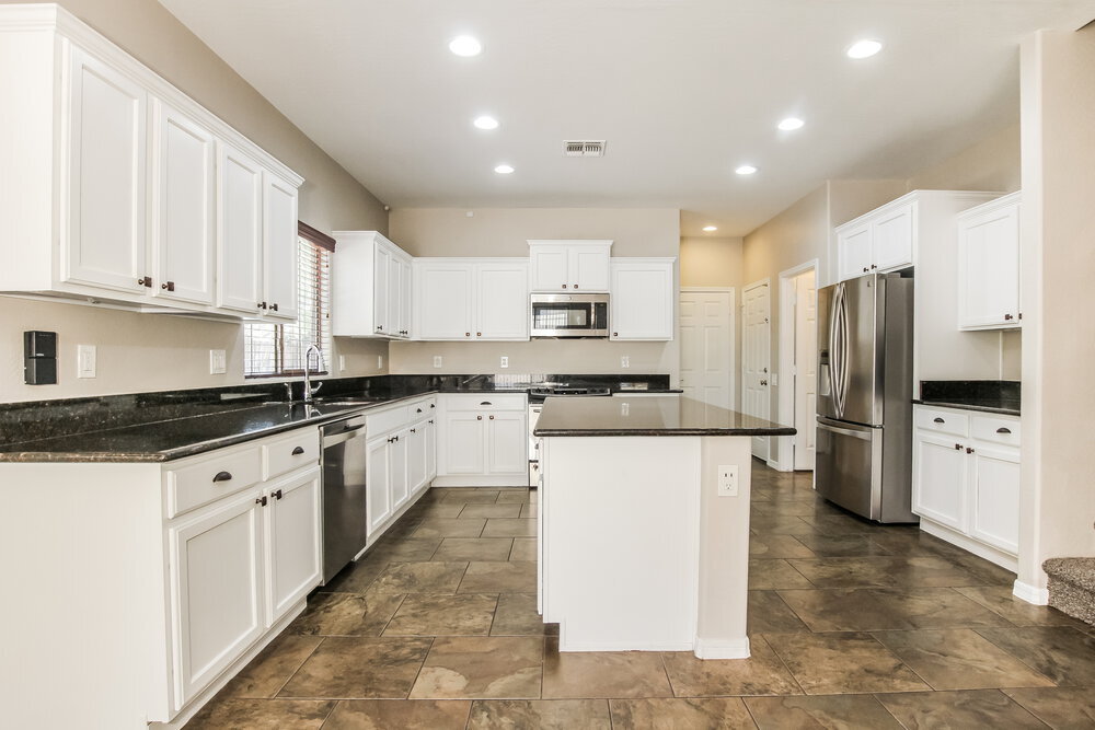 Building Photo - 26681 N Babbling Brook Dr