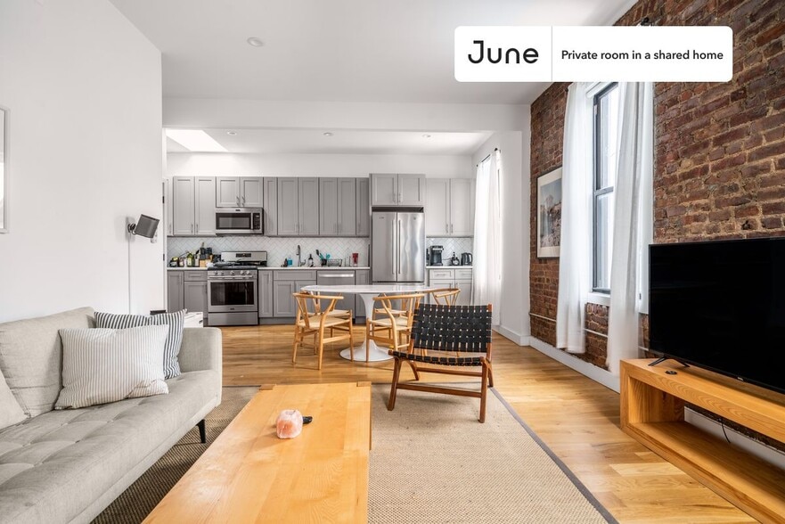 Building Photo - Room in Shared 5 bed/3 bath home in Ridgewood