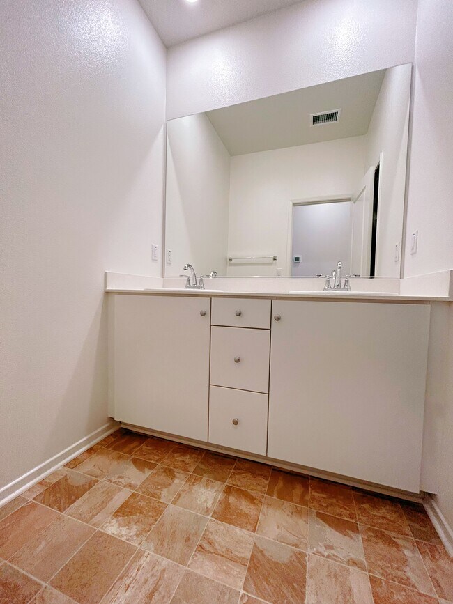 Building Photo - 5629 Kate Way