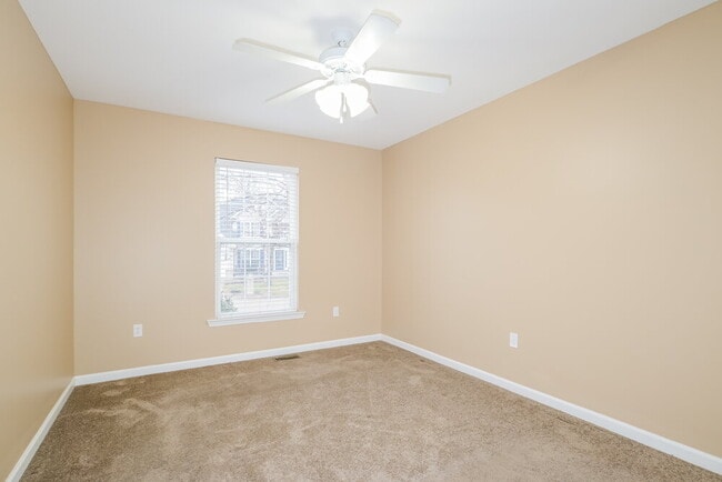 Building Photo - 2032 Belmont Dr