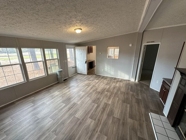Building Photo - 181 Tower Ln
