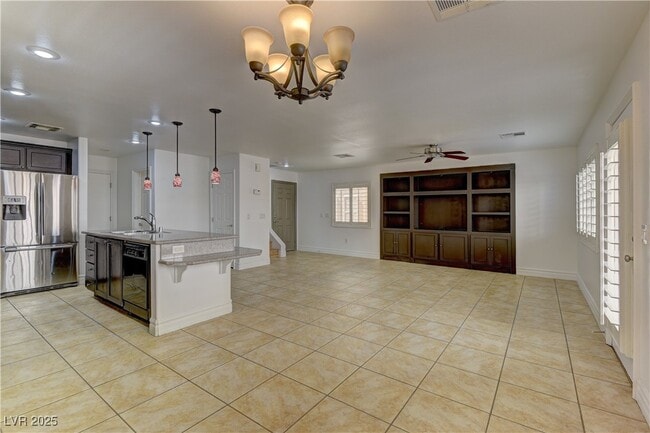 Building Photo - 236 Fairway Woods Dr