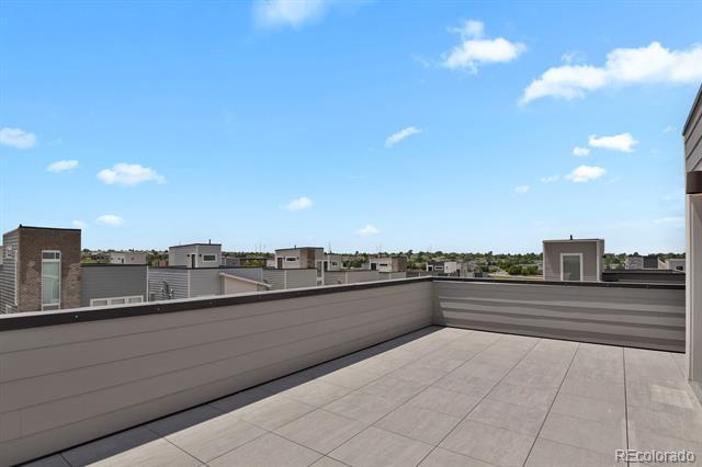 Building Photo - 20999 E Quincy Dr