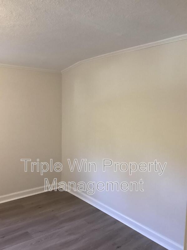 Building Photo - 535 S Adams St