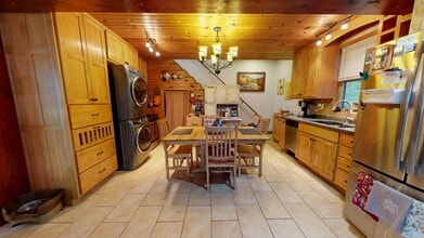 Building Photo - 1 Bed 1 Bath Home in the Country